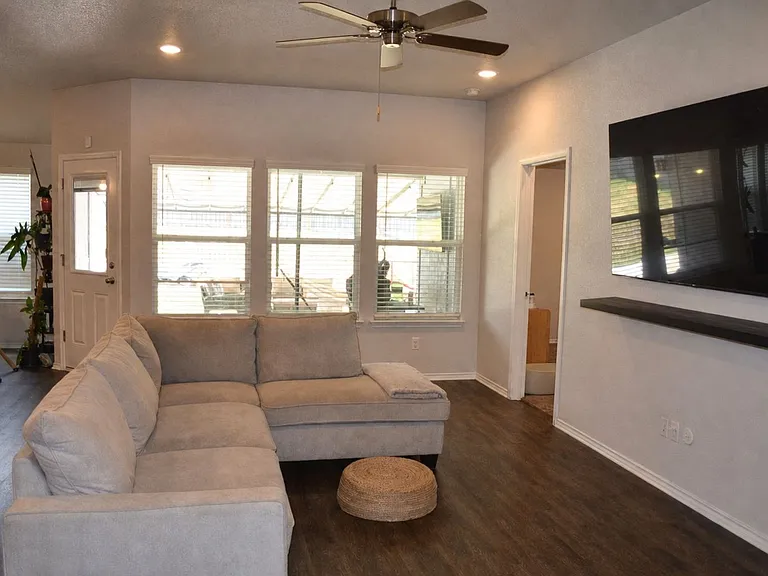 1777 Dryden Ave — Photo 5