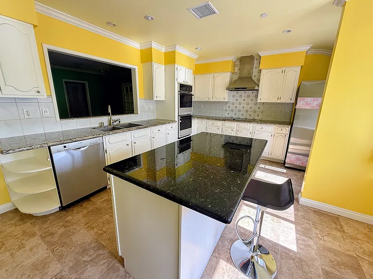 1162 Panorama Dr — Photo 8
