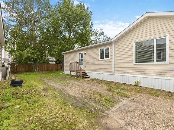 2nd image of 388 E Gregoire Cres