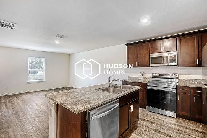 1701 N Guadalupe St — Photo 7