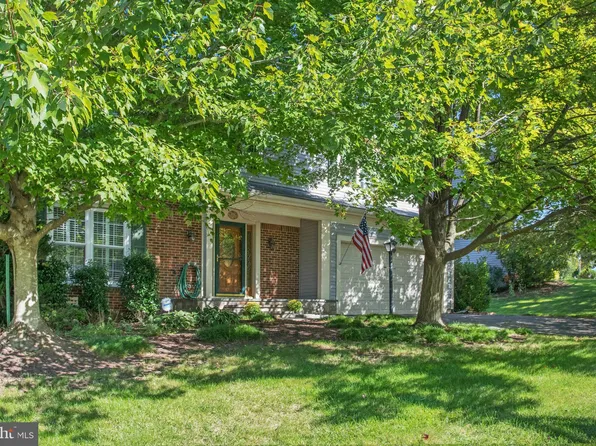 2804 Noble Fir Ct, Woodbridge, VA 22192