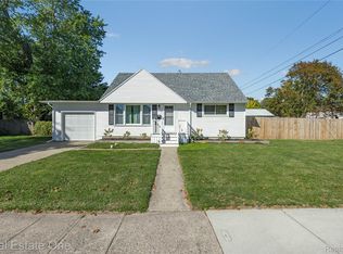3031 Amherst Dr, Lansing, MI 48906