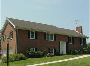 1516 Chatham Rd, Waynesboro, VA 22980