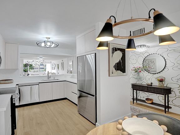 4th image of 2551 NW 103rd Avenue #202