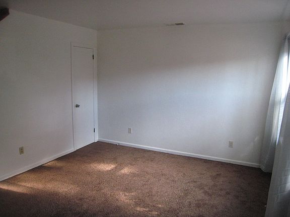 4th image of 912 Druid Cir #A