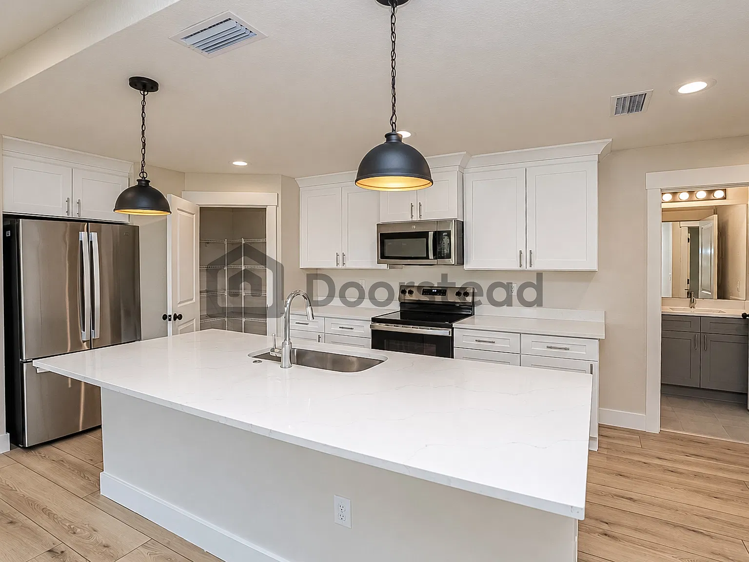 3 bed, 2.0 bath, 1452 sqft, $2,100 — Photo 4