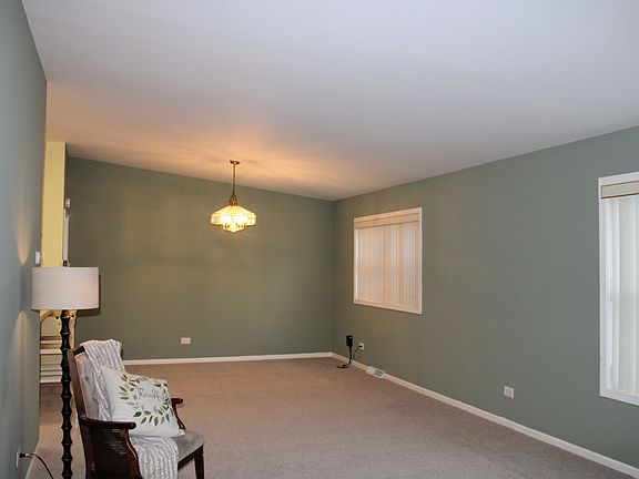 5th image of 202 Canterbury Way