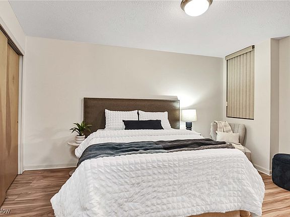2nd image of 2222 Detroit Ave APT 717