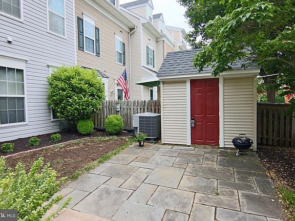2nd image of 8736 Green Field Ct