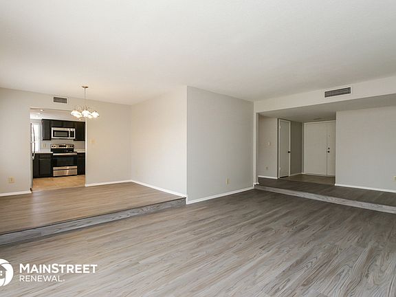 4th image of 5223 W Desert Cove Ave