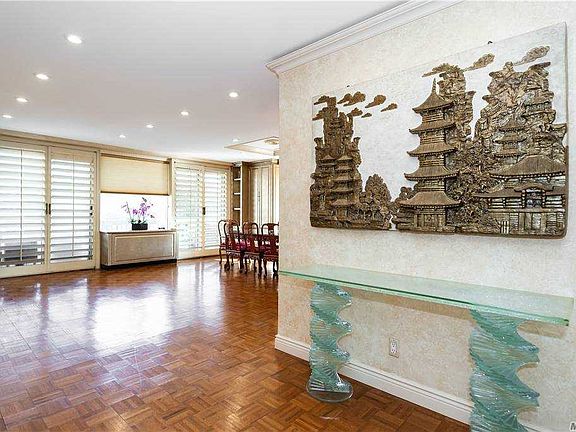 5th image of 111 Cherry Valley Ave APT 419