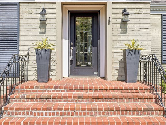 5th image of 206 Wilsonia Ave