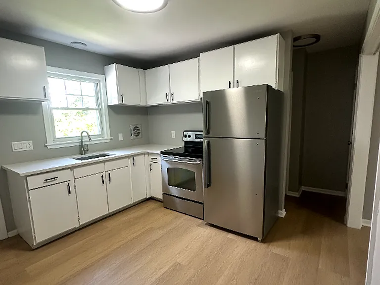 8 Vernon St — Photo 1