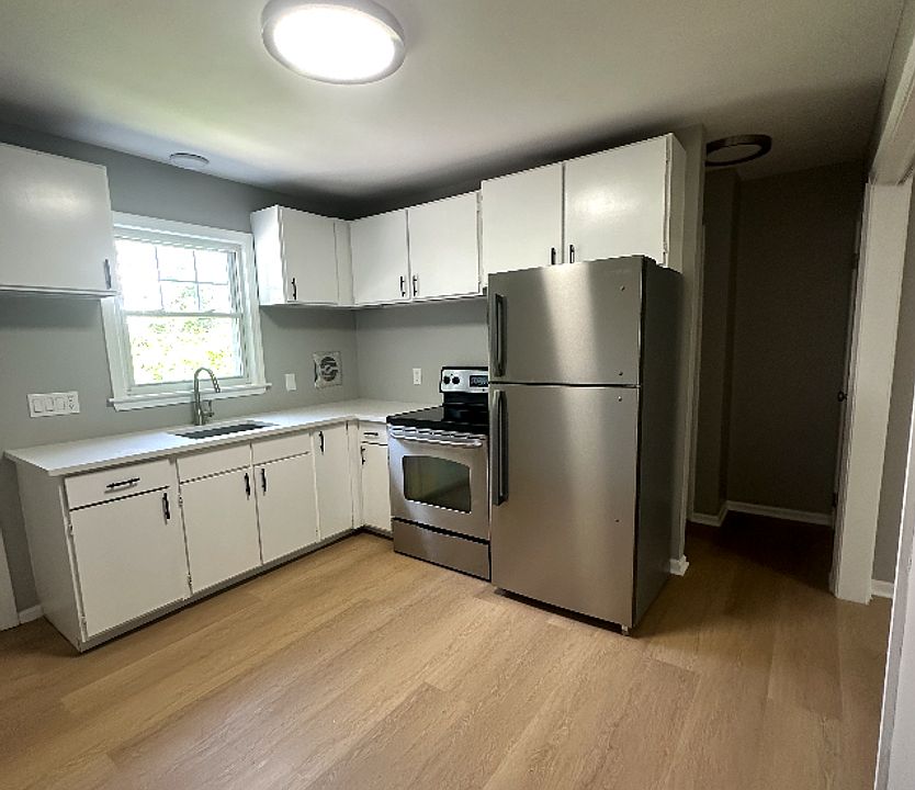 1st image of 8 Vernon St APT B