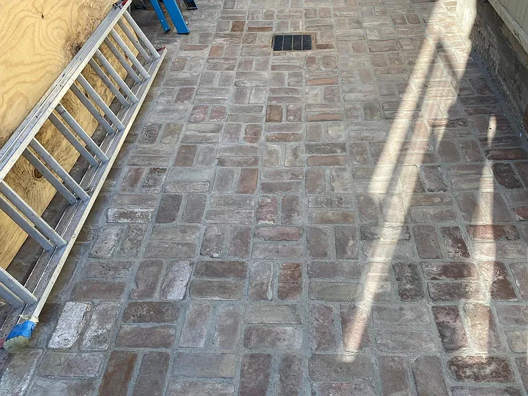 PATIO ALTERNATE VIEW