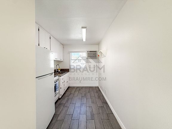 2nd image of 15634 Leadwell St #2