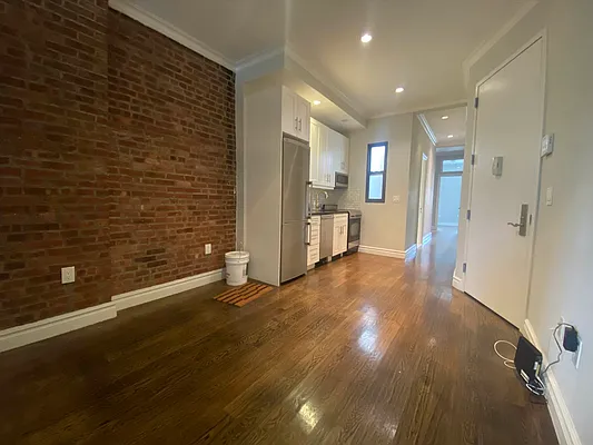 Rented by Bond New York | media 21