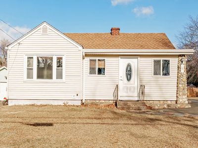 4 Sword Ave, Enfield, CT, 06082