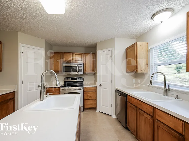 3212 Park Branch Ave — Photo 6