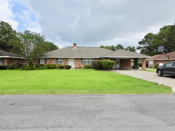 1506 S Greenfield Cir, Lake Charles, LA 70605