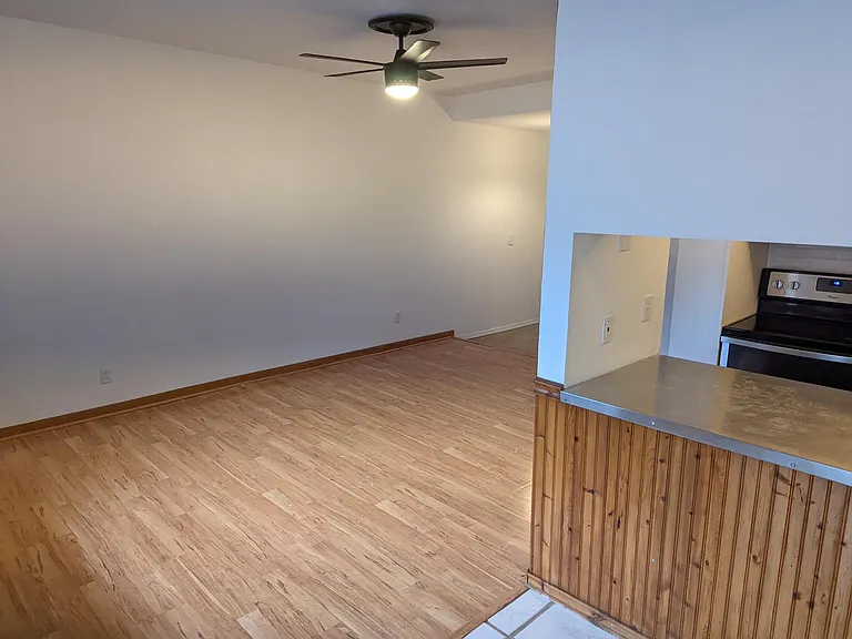 240 Harris St #C9 — Photo 4