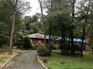 130 Smoke Rise Dr, Warren, NJ 07059