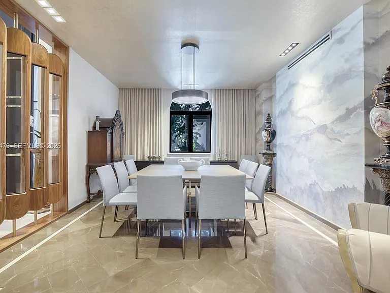 176 S Hibiscus Dr — Photo 17