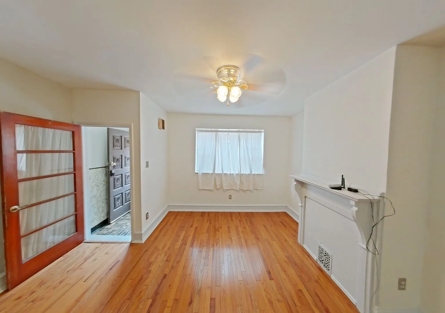 2629 S Rosewood St Philadelphia, PA 19145 — Photo 3