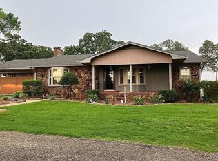 1189 N 4220th Rd, Hugo, OK 74743