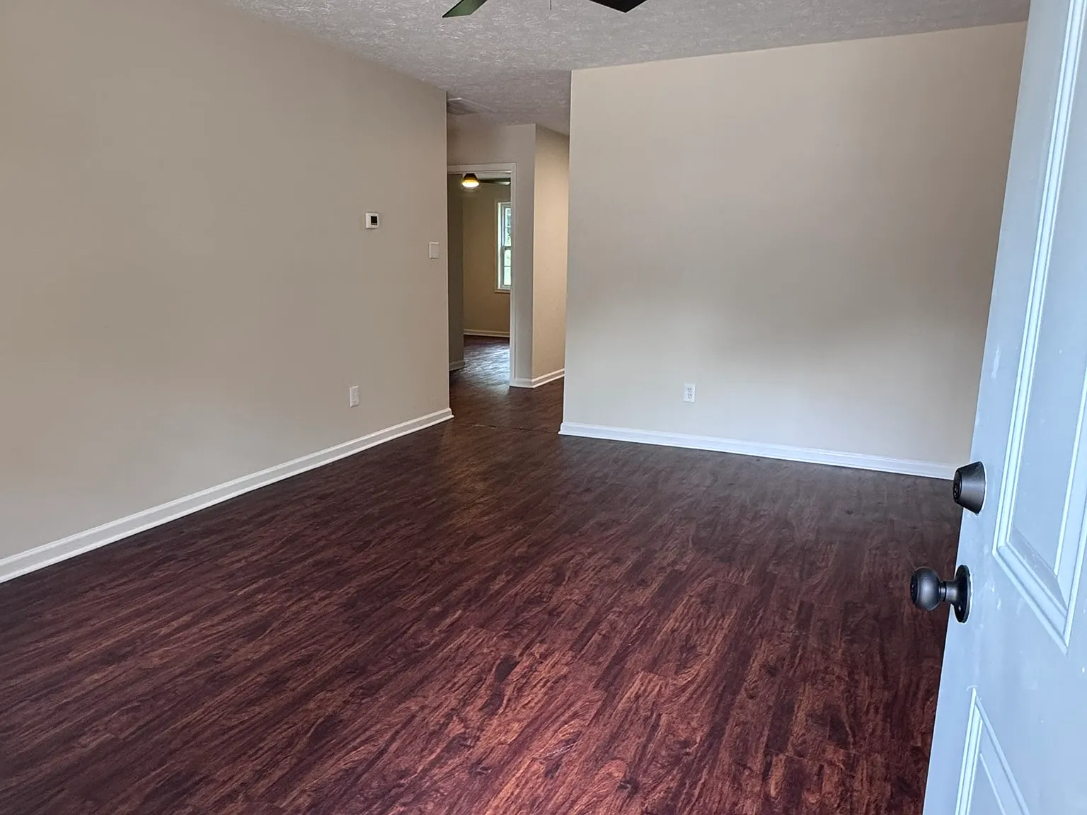 2 bed, 945 sqft, $1,300 — Photo 2