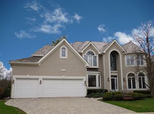 1115 Pine Ridge Ct, Naperville, IL 60540