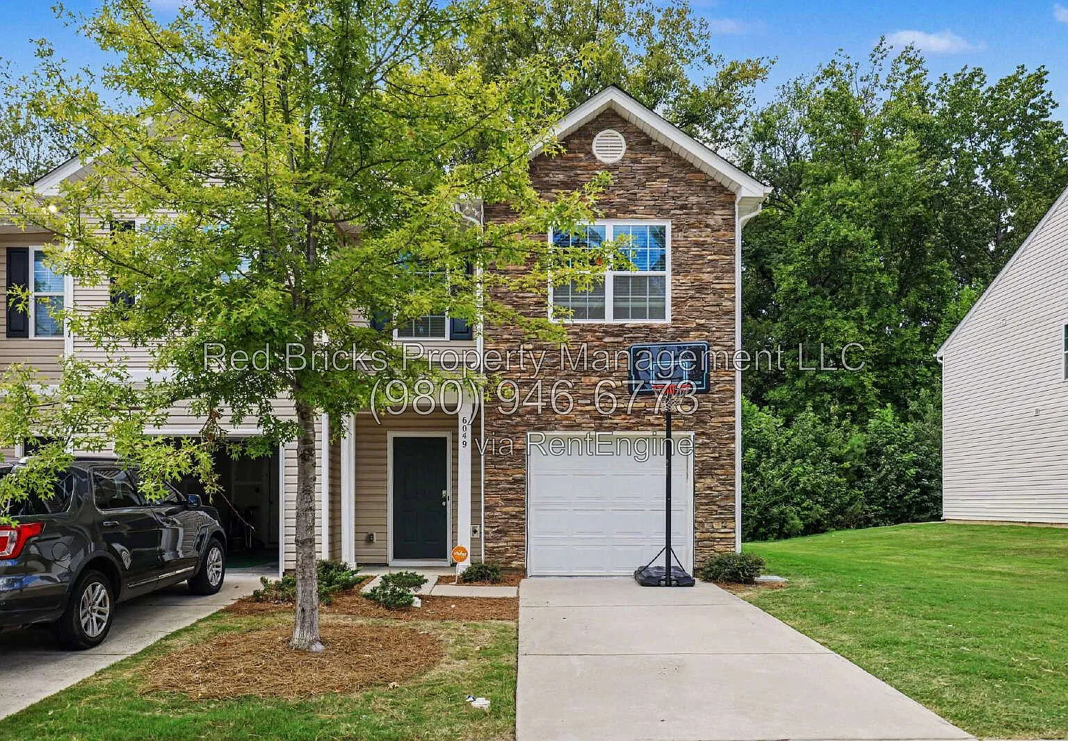 3 bed, 2.5 bath, 1429 sqft, $1,945 — Photo 1