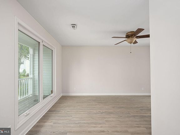 4th image of 113 Powhatan Ct #105