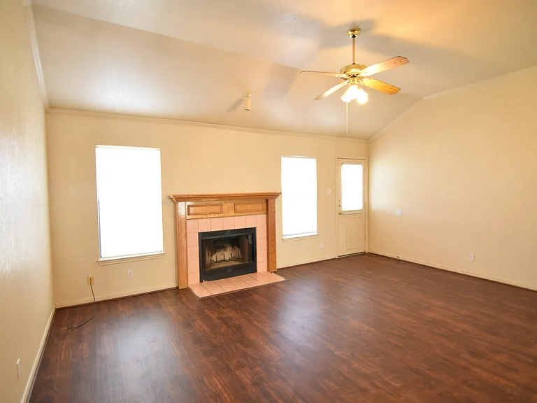 4201 Carolyn Dr — Photo 5