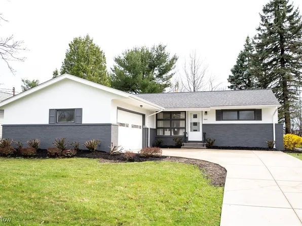 20604 Alameda Pkwy, Highland Hills, OH 44128