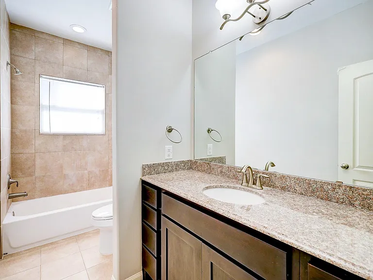 2727 Misty Heath Ln — Photo 32