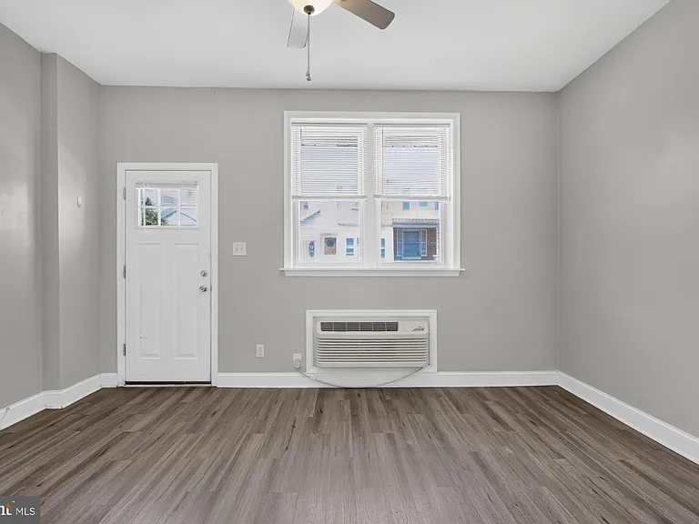 3127 Cedar St #1F — Photo 4