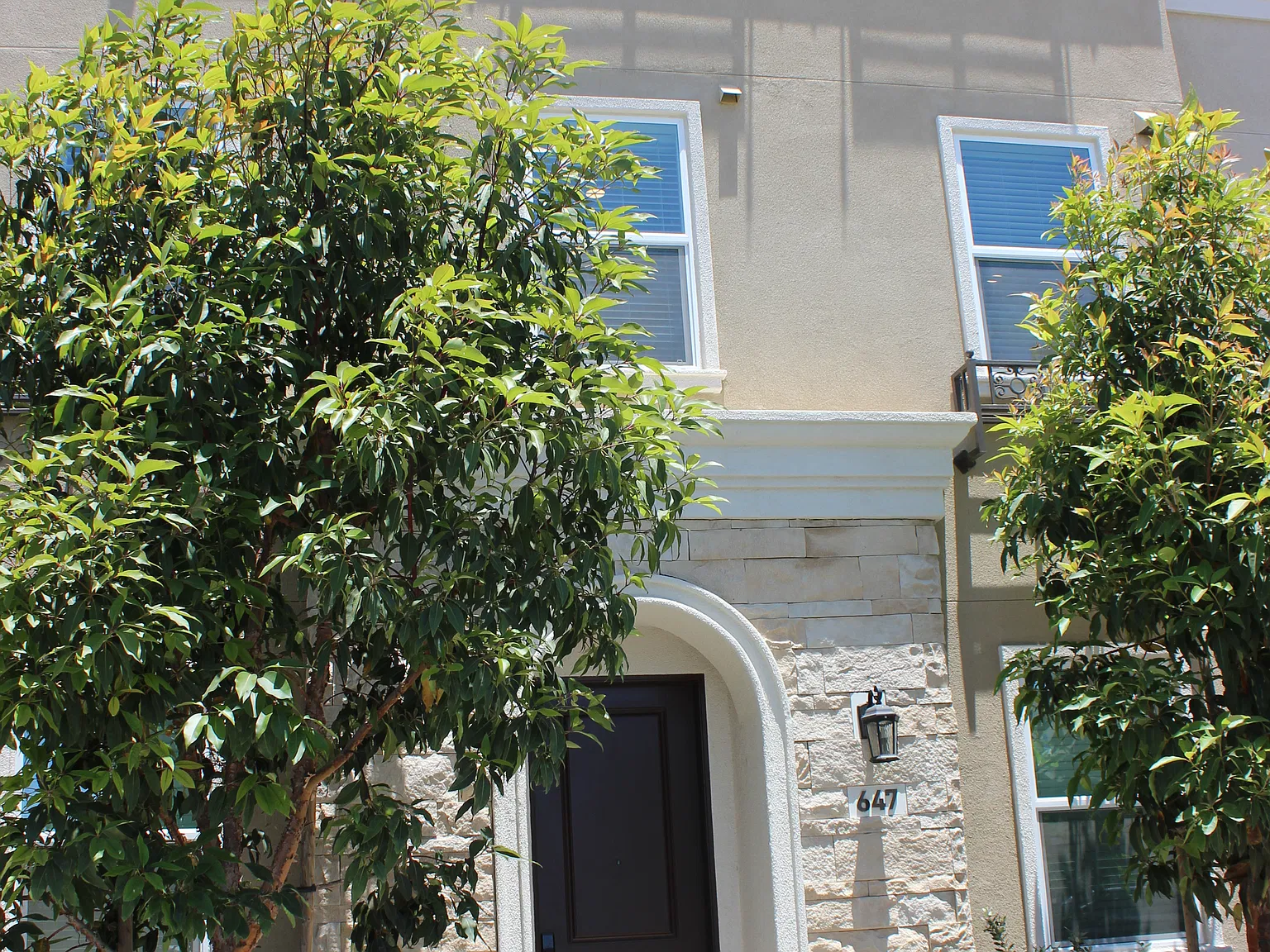 3 bed, 2100 sqft, $3,995 — Photo 2