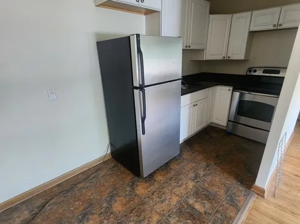3235 S 48th St APT 8, Milwaukee, WI 53219
