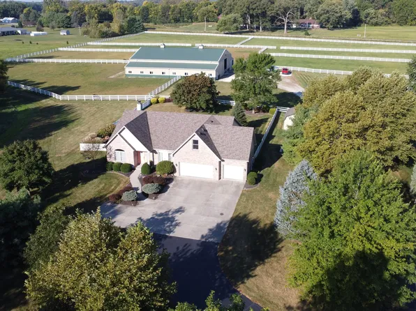 121000 W Native Trl, Yorktown, IN 47396