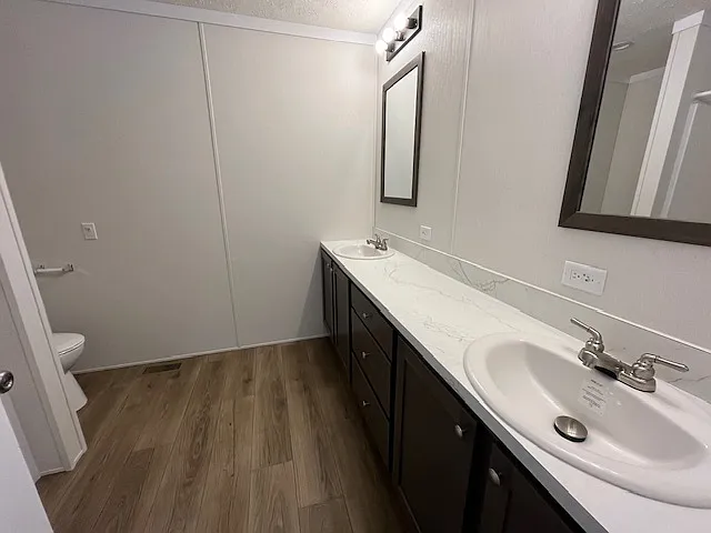 11 Meadows — Photo 18