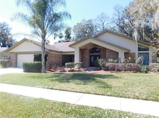 1106 Hunt Club Ln, Valrico, FL 33594