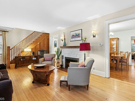 5th image of 606 Dorian Rd