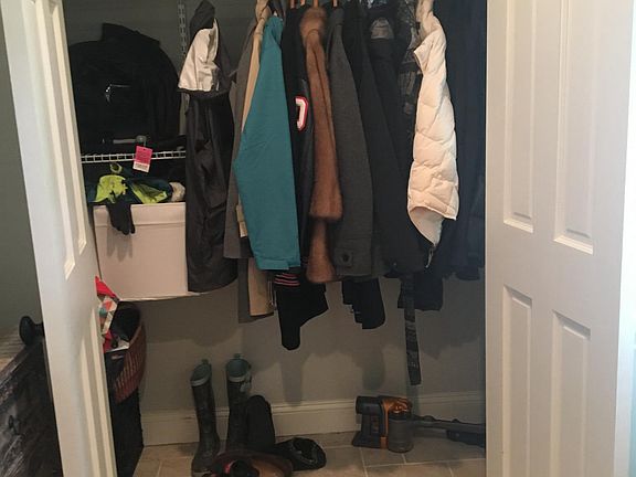 Entry coat closet