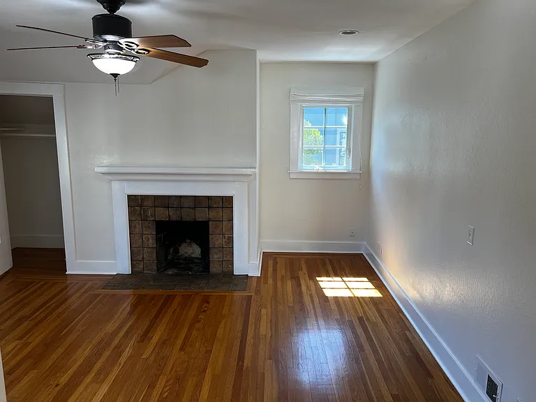 2521 Ashby Ave — Photo 5