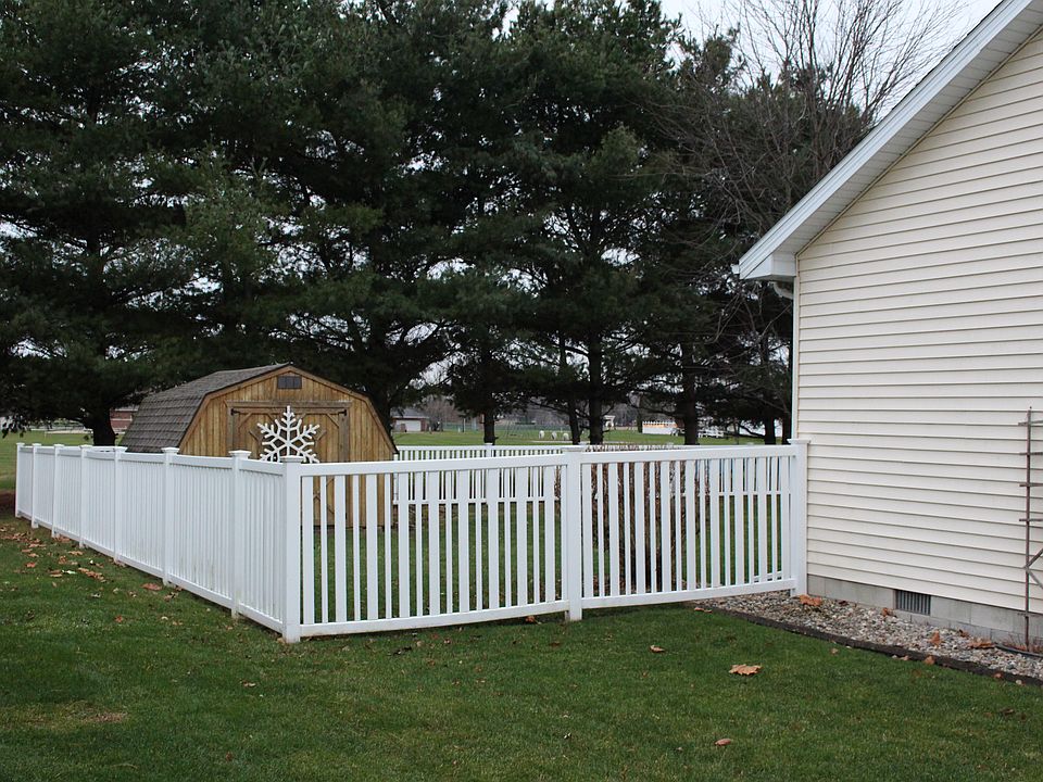 2nd image of 913 Thomas Dr