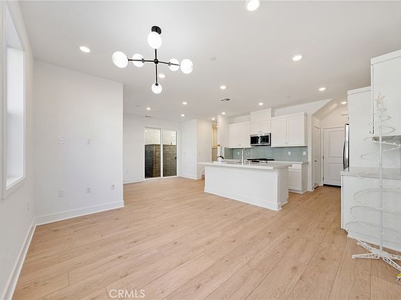 2nd image of 322 Proctor