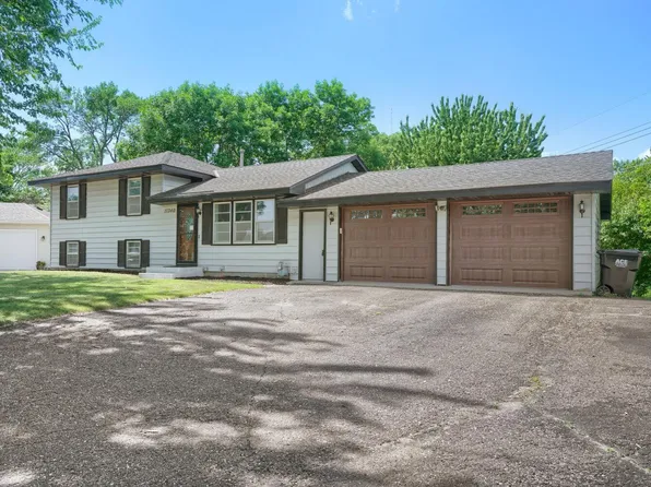 11340 Gladiola St NW, Coon Rapids, MN 55433