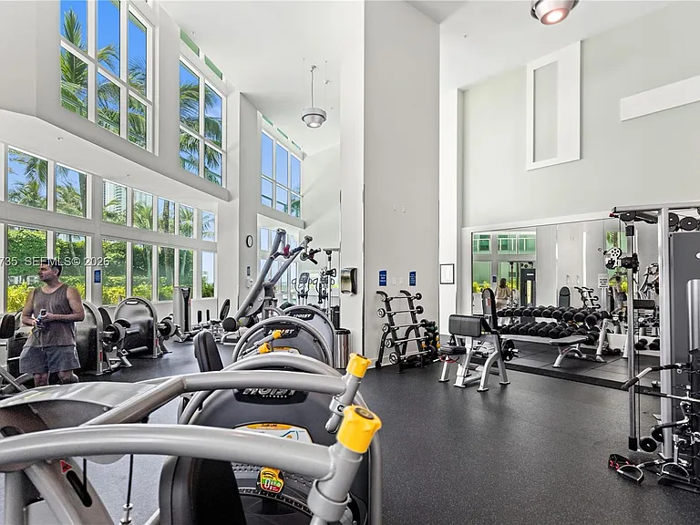 1900 N Bayshore Dr #715 — Photo 45