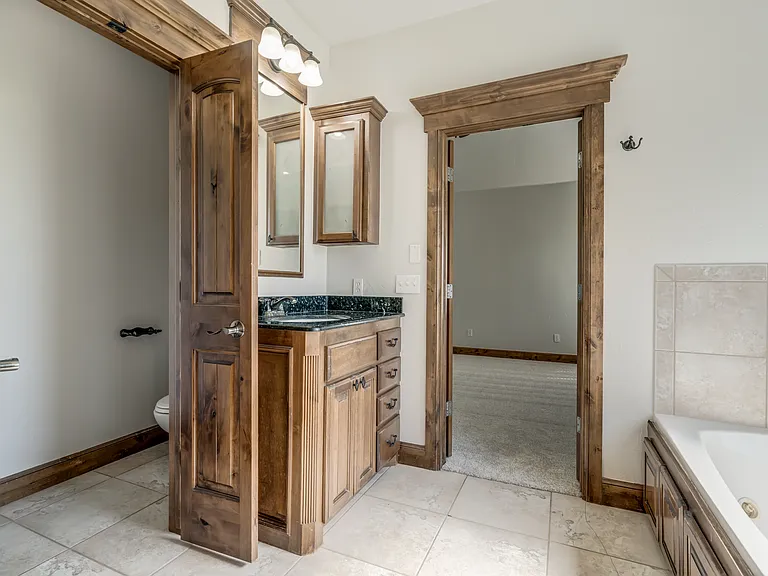 22525 Lindy Ter — Photo 62